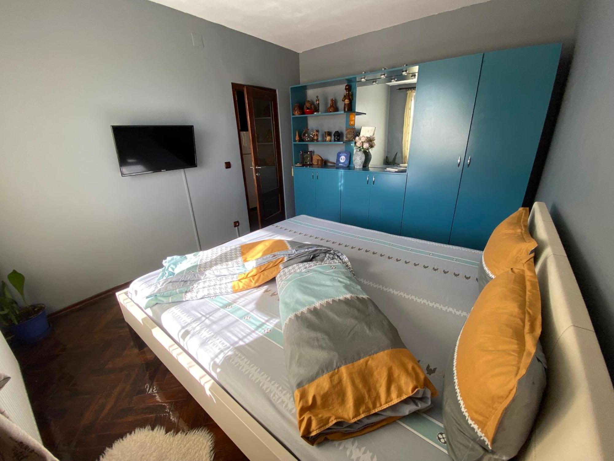 Comfort Home Apartment 2 Petrosani Bagian luar foto