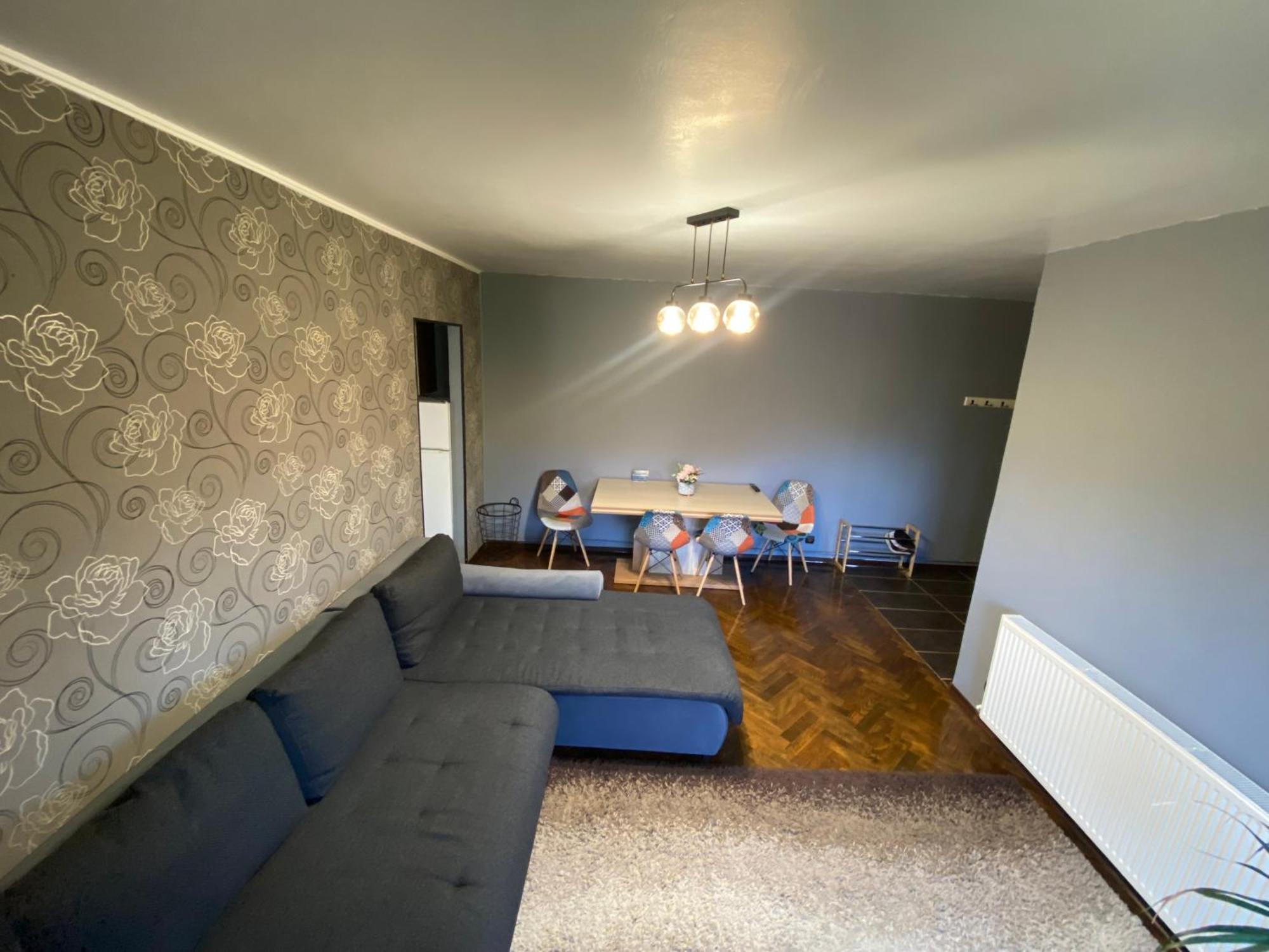 Comfort Home Apartment 2 Petrosani Bagian luar foto